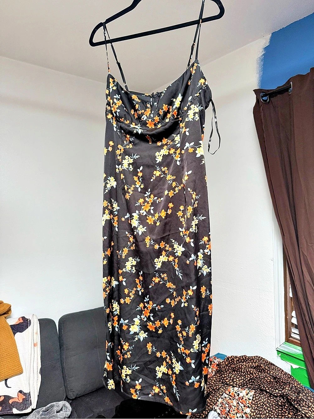 Forever 21 Floral Maxi Dress in Black Size Medium